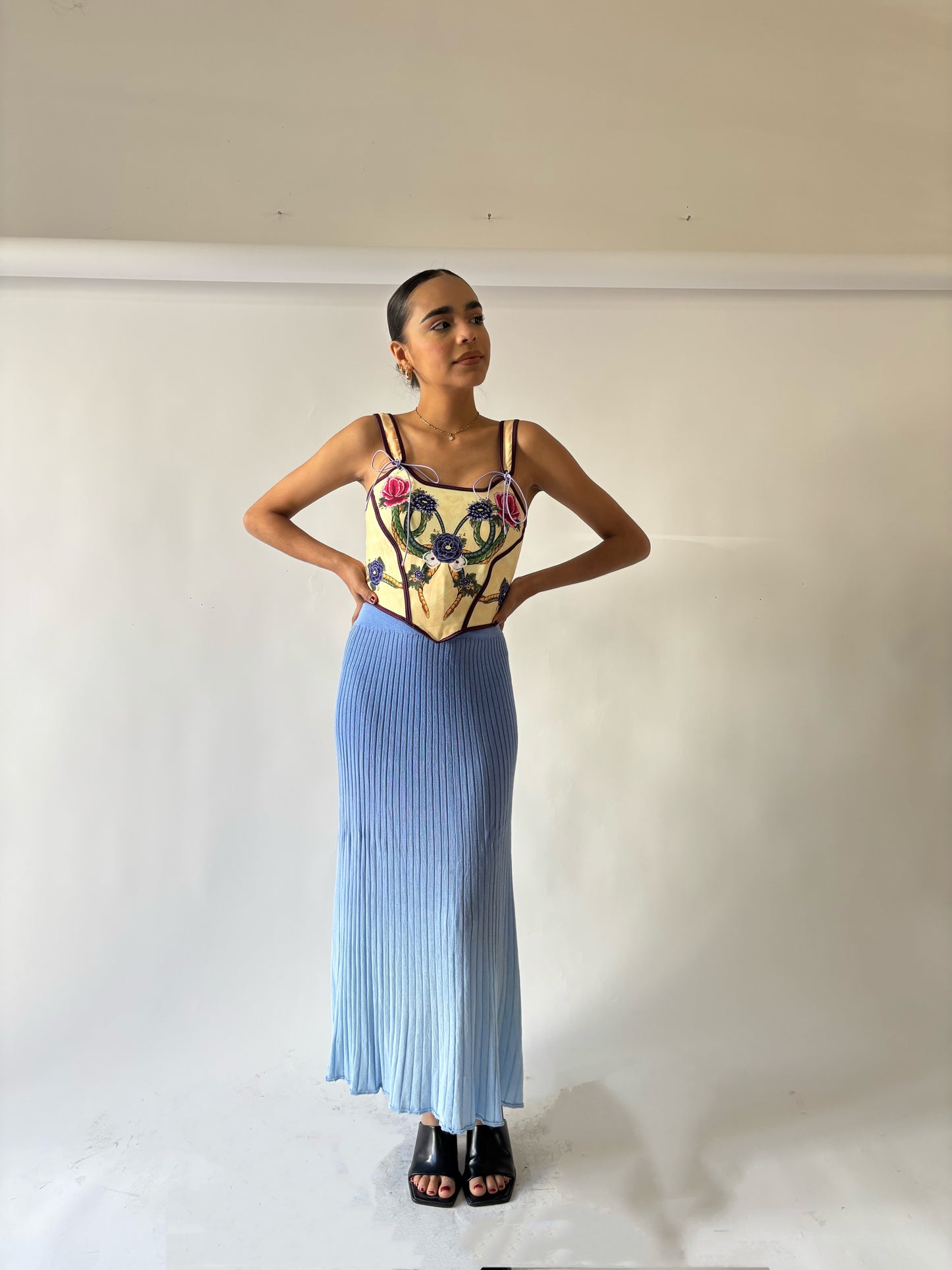 Falda midi