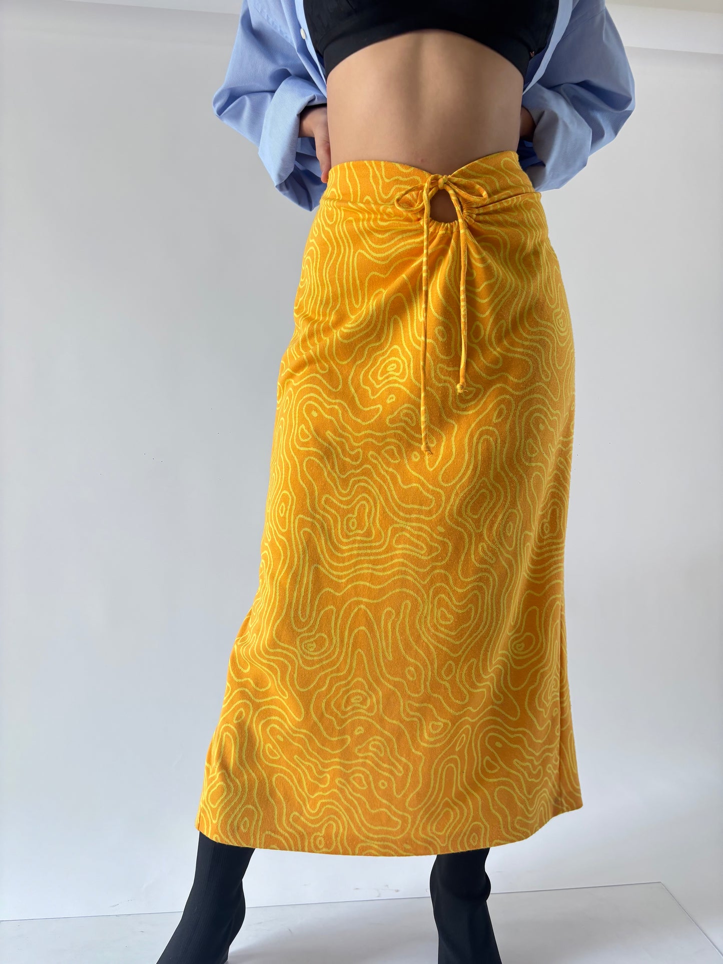 Falda amarilla