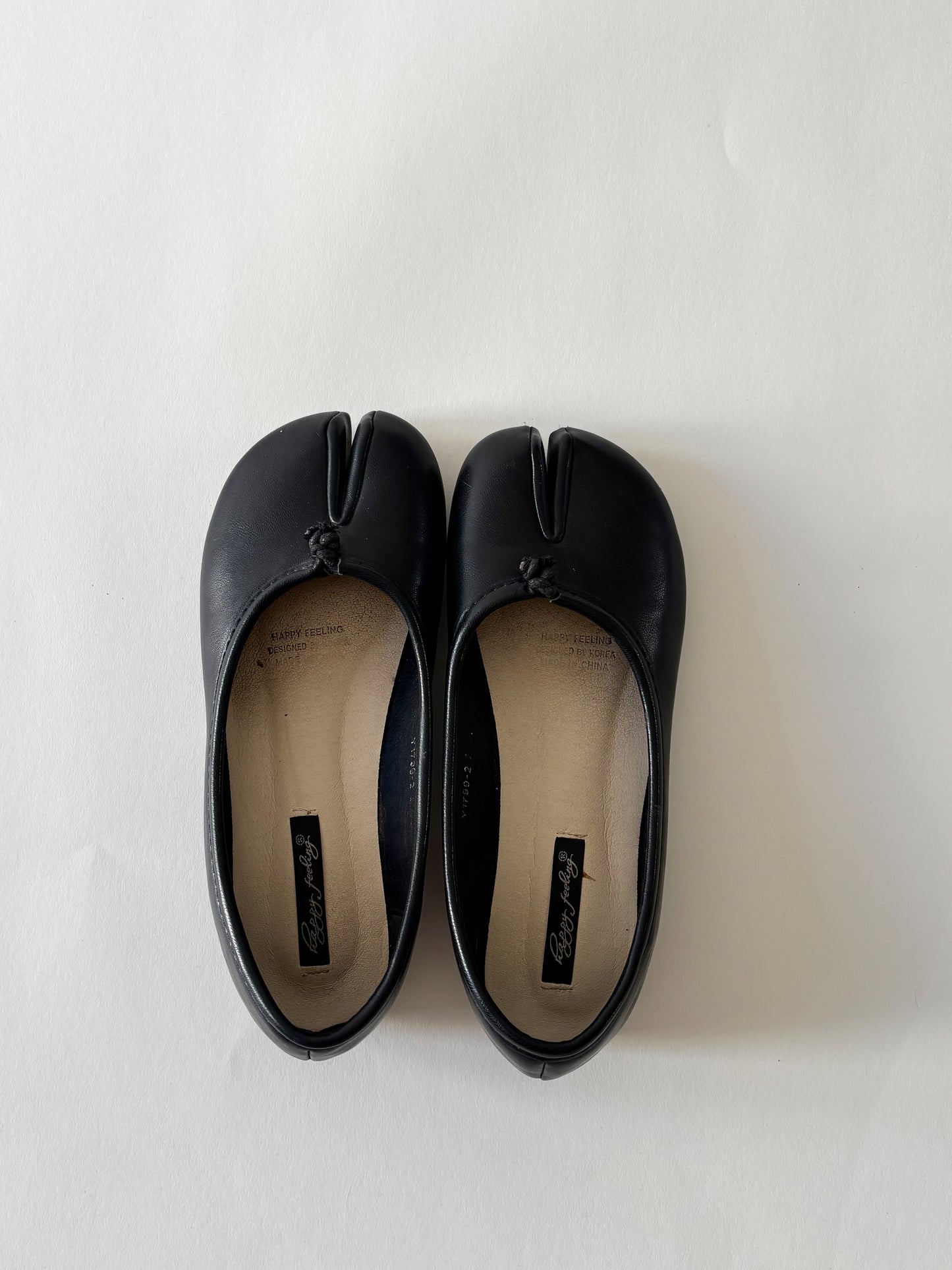 Tabi shoes