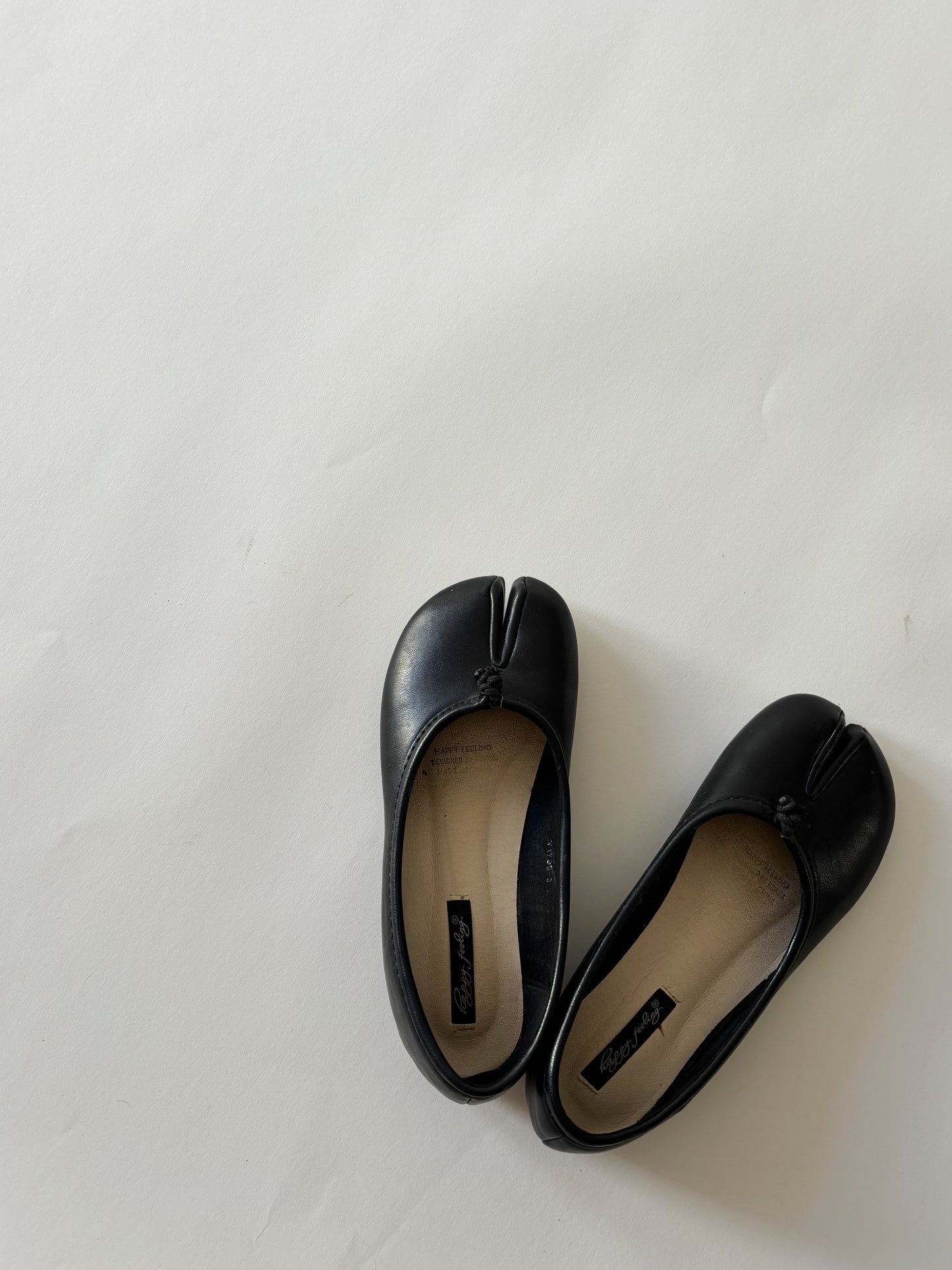 Tabi shoes
